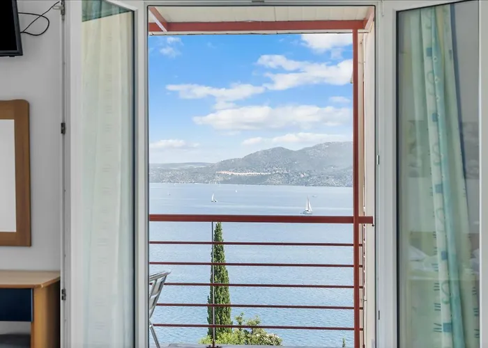 Apart Otel Miranda Nikiana