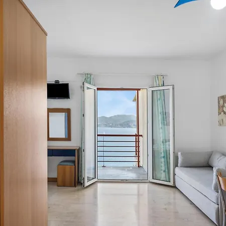 Apartahotel Miranda Nikiana